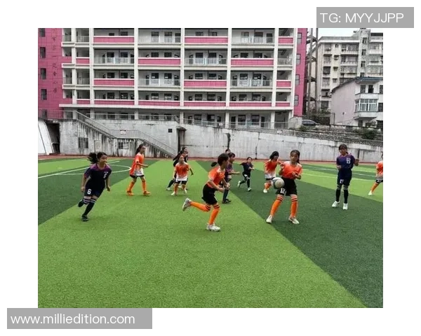 绿茵场上巨星稳健停球展现非凡控球艺术魅力